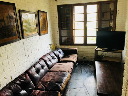 Linda Casa En Zona Pinares!! Ideal Vivir Todo El Año- Ref: 1189