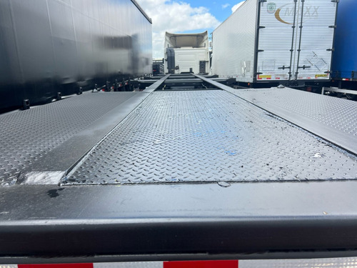 Carreta Porta Container São Pedro 2025