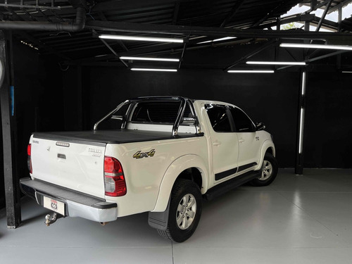 Toyota Hilux 2.7 SRV 4X4 CD 16V FLEX 4P AUTOMÁTICO