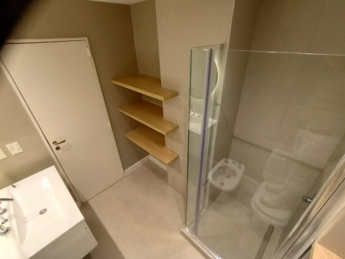 Departamento 4 Ambientes Al Frente Refaccionado A Nuevo-catalinas Sur-la Boca