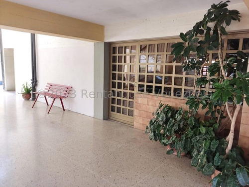 Imagen 13 de 30 de Apartamento En Venta En Av Pedro Leon Torres Barquisimeto De 125 Mts Con Una Excelente Distribución Entre 4 Habitaciones, 3 Baños, Cocina, Comedor, Sala Y Área De Balcón Gabriela C.