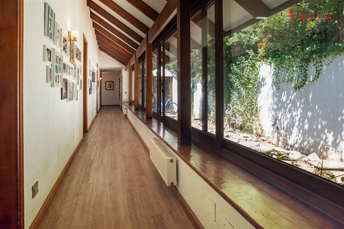 Casa En Venta De 5 Dorm. En Vitacura