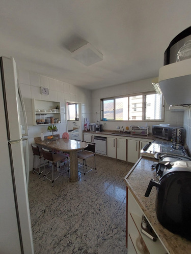Apto No 8º Andar No Esplanadinha Em Gov. Valadares, 3 Quartos E 4 Banheiros (1 Suíte)