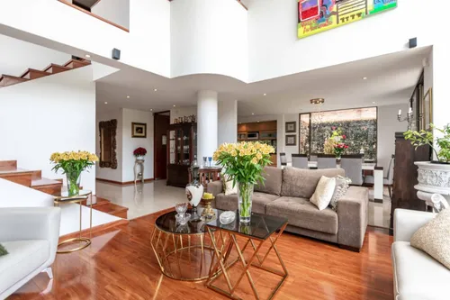 Casa En Venta En El Tejar. Cod V8390