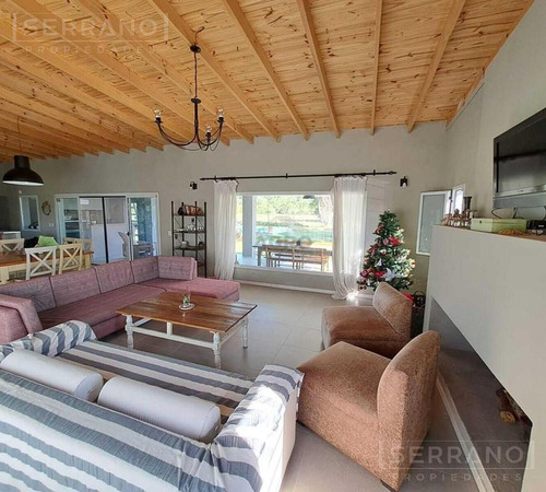Venta Casa Moderna 4 Amb En Barrio Parque Sakura Iii, Exaltación De La Cruz