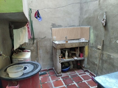 Imagen 7 de 30 de Casas En Venta La Puerta Cabudare Cod # 23-12696. Ideal Para Remodelar A Tu Gusto! Asesor Inmobiliario Katty Vasquez 412-1498654. Pide Tu Cita! Excelente Oportunidad De Negocio!