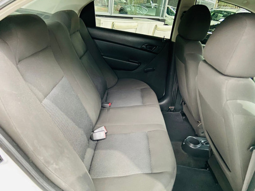 Imagen 8 de 15 de Chevrolet Aveo 2015 Ls