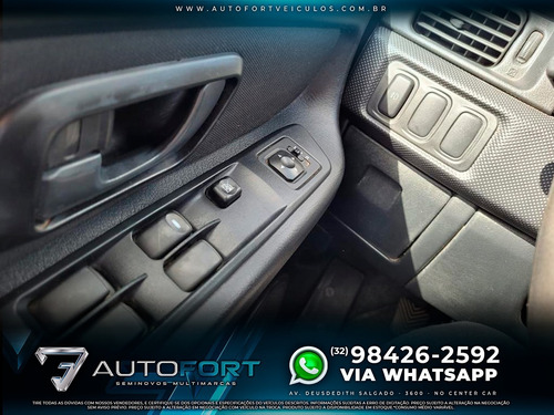 Imagem 15 de 15 de Mitsubishi Pajero Tr4 2.0 Flex 16v 4x2 Mec. 2012/2013