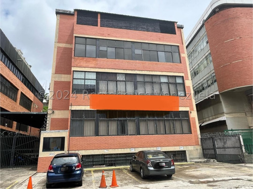 Edificio Industrial En Venta En La Urbina
