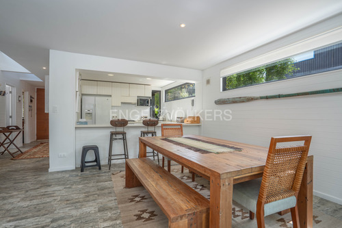 Casa En Excelente Ubicación Cachagua Centro