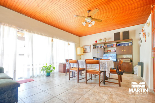 Casa En Venta En Martinez 4 Ambientes, Suite/vestidor, Jardín Dpto 2 Amb Al Fondo