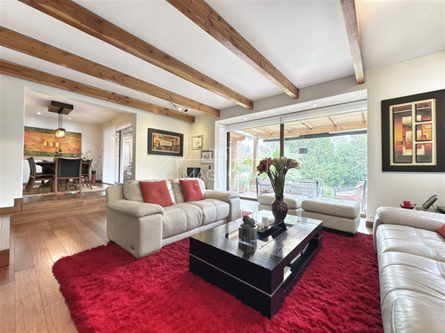 Casa En Venta De 7 Dorm. En Las Condes