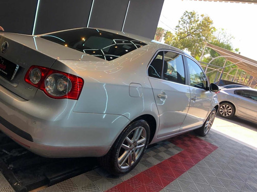 Imagem 15 de 15 de Volkswagen Jetta 2010 2.5 4p