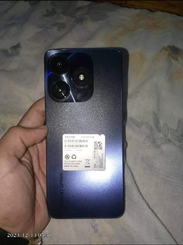 Celular Tecno Spark 10 Negro 