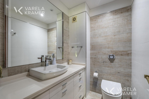 Casa En Venta En Martínez