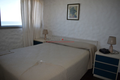 Imagen 6 de 17 de Venta De Apartamento 2 Dormitorios Frente Al Mar - Punta Del Este Brava