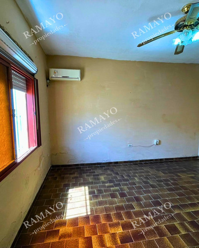 Departamento Tipo Casa, Amplio, 2 Habitaciones, Lomas De Zamora, Alquila Ramayo Propiedades