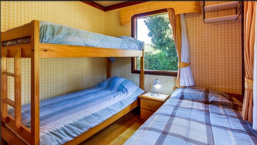 Dos Casas Con Espectacular Terreno En Lago Calafquen