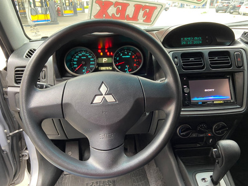 Mitsubishi Pajero TR4 2.0 4x2 Flex Aut. 5p