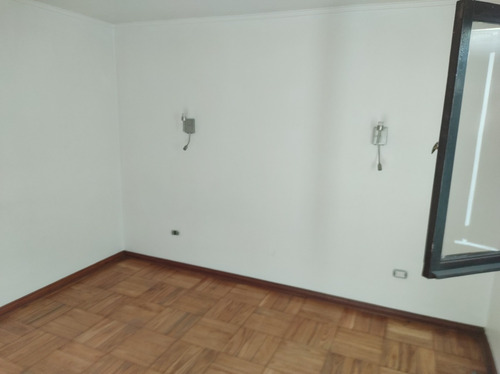 Venta De Casa Pasos Del Metro Hernando De Magallanes