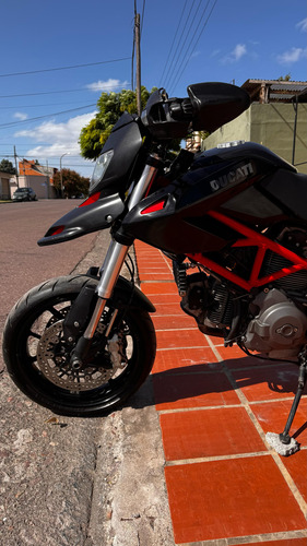 Hypermotard 796, Titular Vende Por Viaje
