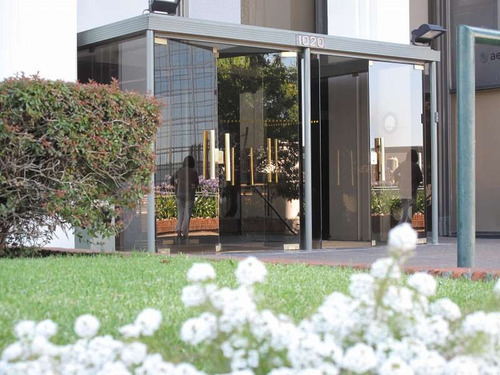Oficinas En Alquiler | Av. Eduardo Madero 1020, Caba | 300 M²