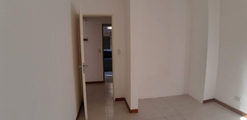 Imagen 9 de 21 de Departamento 2 Amb Solares De Moreno 3 Con Patio