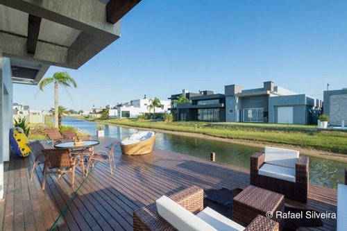 Imagem 10 de 15 de Casa À Venda Em Xangri-lá - Ca00838 - 33491053