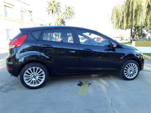 Ford Fiesta Kinetic Design 1.6 Sedan Se 120cv 2014