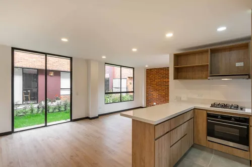 Casa En Arriendo/venta En Canelon. Cod A22482