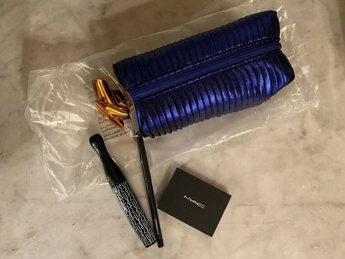 Imagem 3 de 5 de Kit Mac Shiny Pretty Things Smoky Eyes (3 Produtos + Nécessa