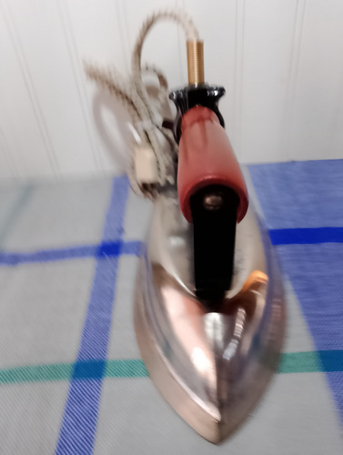 Plancha Eléctrica Gesa / De 1948. (Usado)