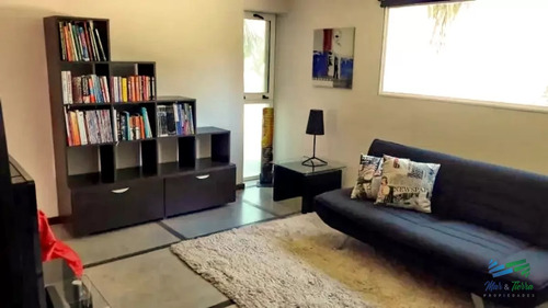 Espectacular Casa En Venta. A Tres Cuadras De La Playa Brava.