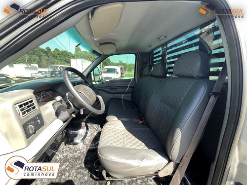 Ford F4000 2011