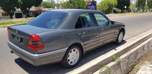 Imagen 4 de 7 de Mercedes-benz 220 Elegance