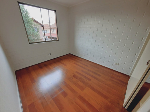 Linda Casa Con Acceso Controlado En Portal Del Bosque, Maipu
