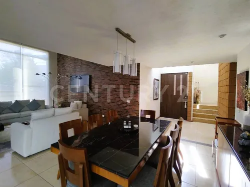 Casa Residencial En Venta Amueblada, Fracc. La Trinidad, Tlaxcalancingo Pue