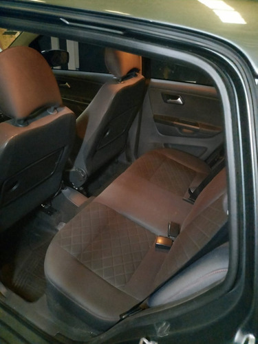 Volkswagen Suran 1.6 Highline 101cv 2013 Unico Dueño