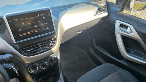 Peugeot 2008 1.6 Allure am20