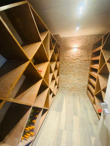 Casa En Arriendo De 5 Dorm. En Las Condes