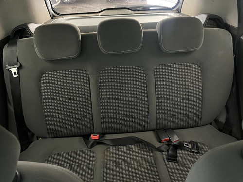 Fiat Punto 1.8 ESSENCE 16V FLEX 4P AUTOMATIZADO