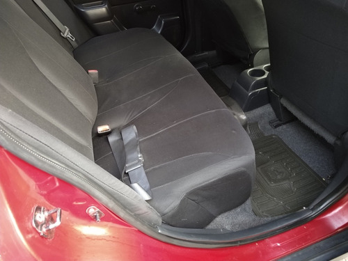 Imagen 12 de 15 de Nissan Tiida Comfort 1.8 6 Vel.