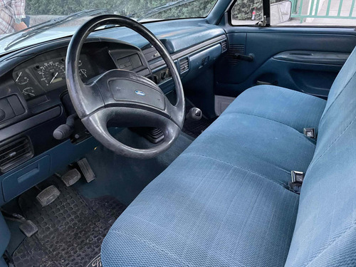 Imagen 11 de 15 de Ford F-250 Xl