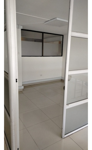Oficina 360 M2 En Arriendo, Centro Internacional