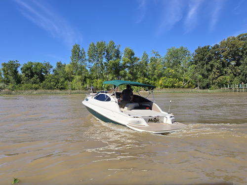 Regal Cuddy 2150 Con Motor Mercruiser V6 4.3 220hp