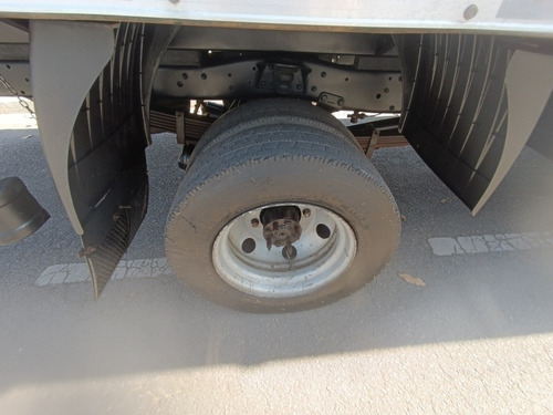 Imagem 7 de 25 de Caminhao Mb 710 Plus 2012