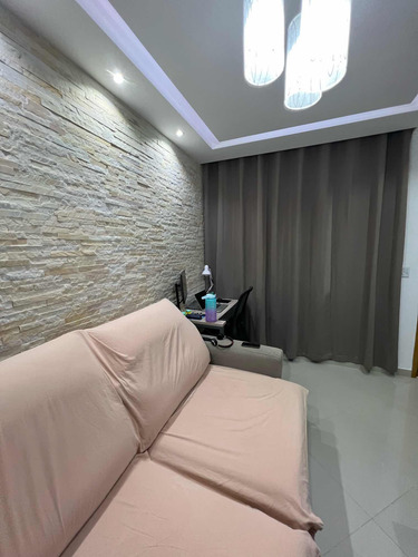Casa Em Condomínio Com 2 Suítes E Repleta De Planejados