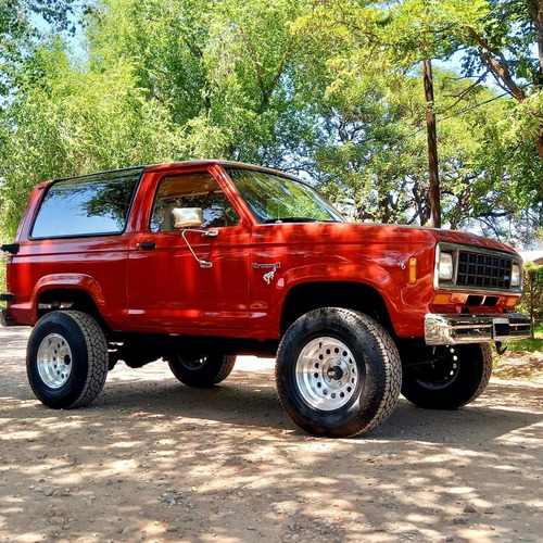 Ford Bronco XLT V6