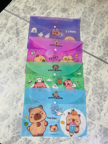 12 Folder Capibara Plastico Tamaño Carta Colores Surtido Colores