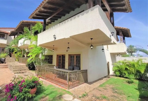 Casa Espectacular En Venta En Av Aldonza Manrique Pampatar Isla Margarita